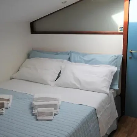 Accogliente Mansarda Nel Cuore Dell Antica Apartment